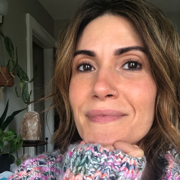 Meet your Posher, Brooke - Picture 1 of 1